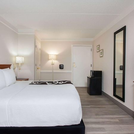 Baymont By Wyndham Fort Myers Central Εξωτερικό φωτογραφία