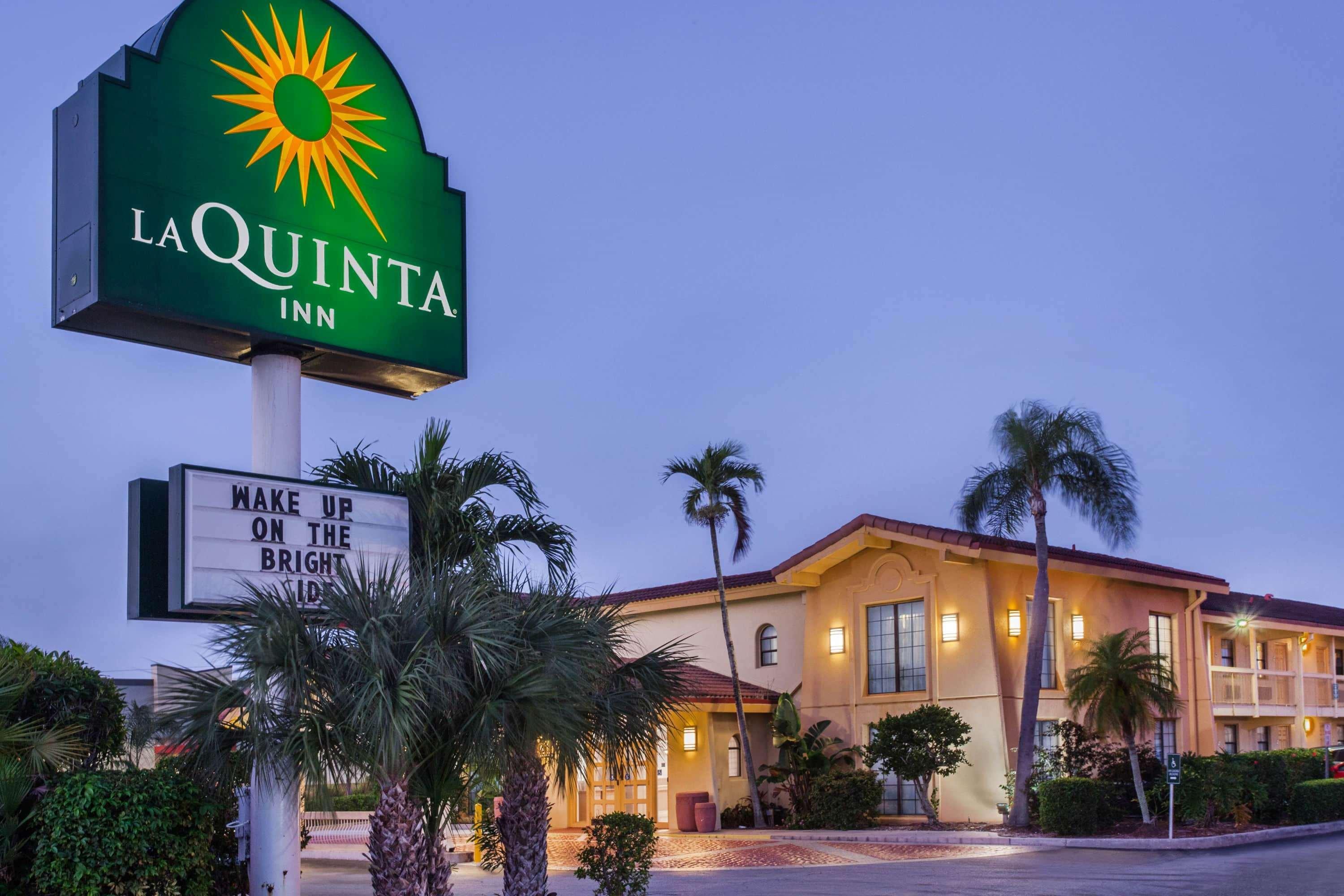 Baymont By Wyndham Fort Myers Central Εξωτερικό φωτογραφία